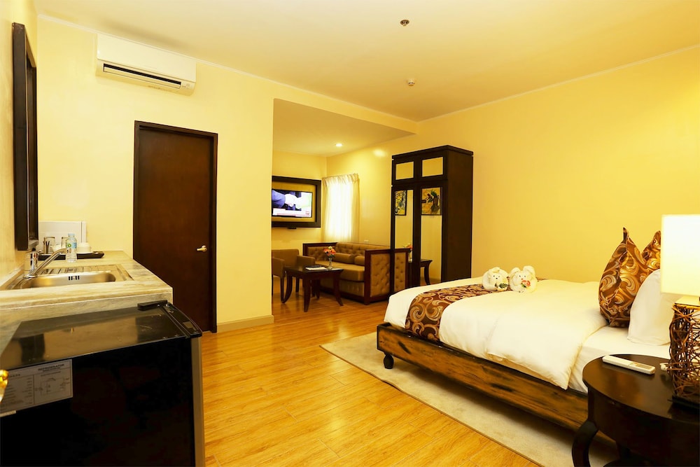 Deluxe Suite