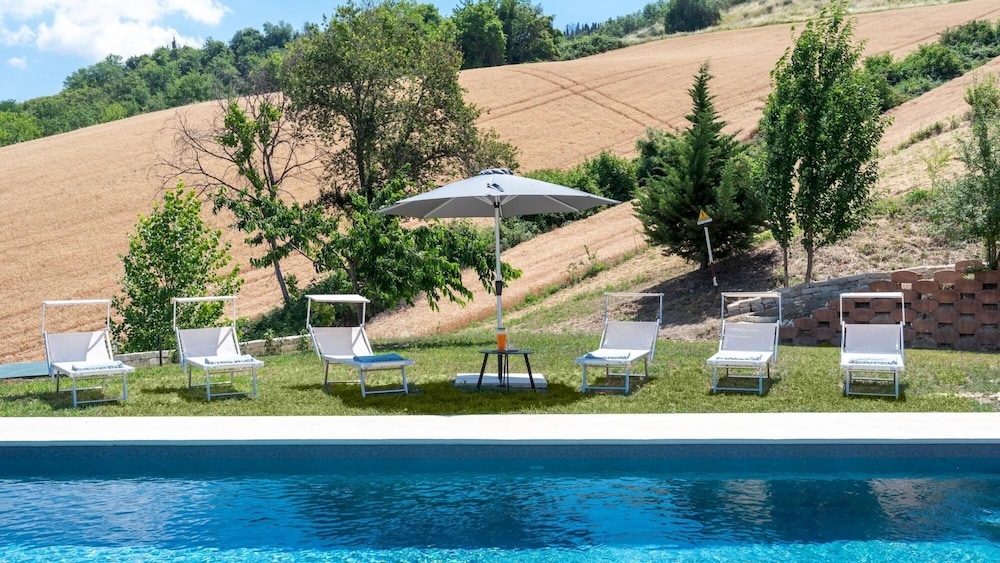 Villa photo 1