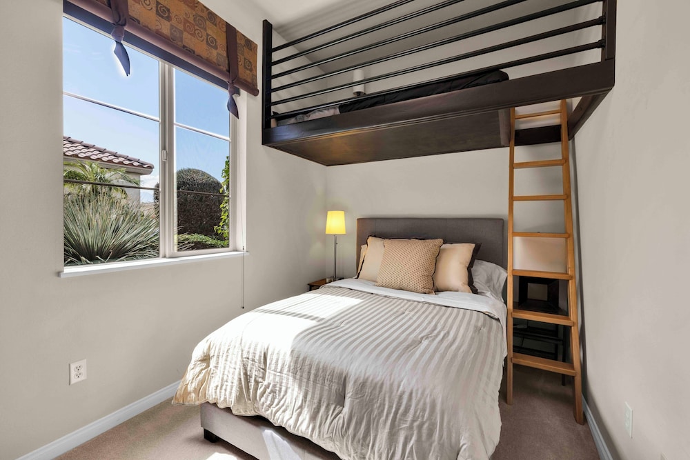 House, Multiple Beds, Pool Access, Pool View (Santa Monica)