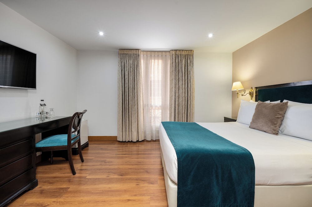 Superior Room, 1 Queen Bed - Photo 10