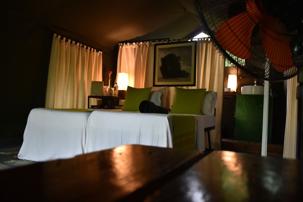 Exclusive Tent, 3 Twin Beds, Non Smoking, Mountain View photo 3