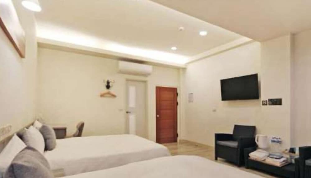 Standard Quadruple Room - Photo 3
