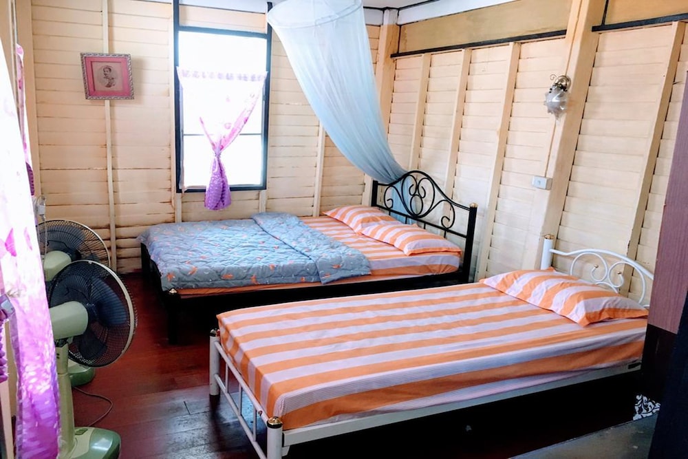 Triple Room with Shared Bathroom photo 1