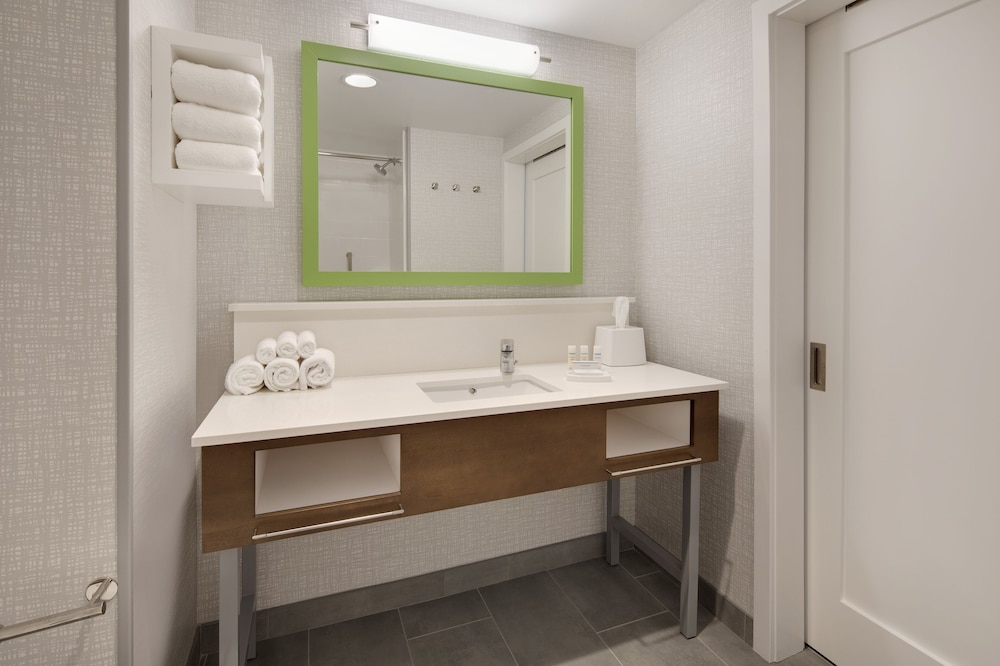 Room, 2 Queen Beds, Accessible (Hearing) - Photo 2