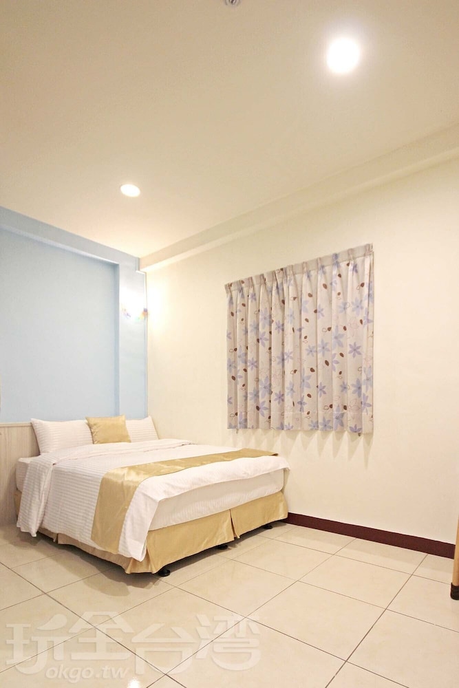 Double Room - Photo 18