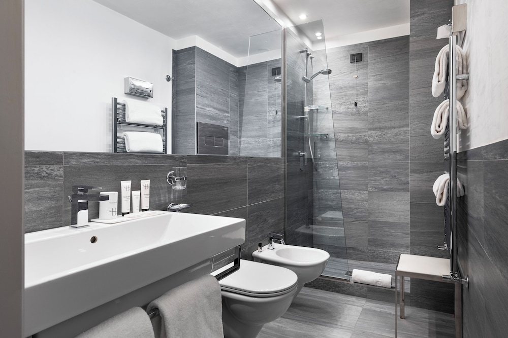Superior Double or Twin Room - Photo 6