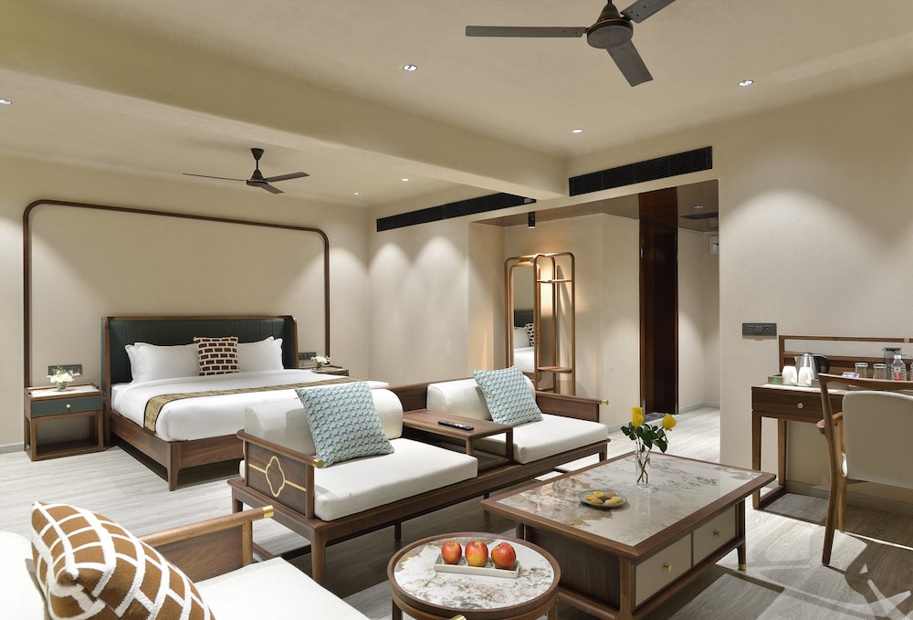 Executive Suite - Photo 1