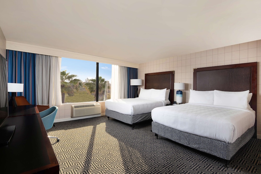 Standard Room, 2 Queen Beds, Non Smoking, Refrigerator & Microwave - Photo 1