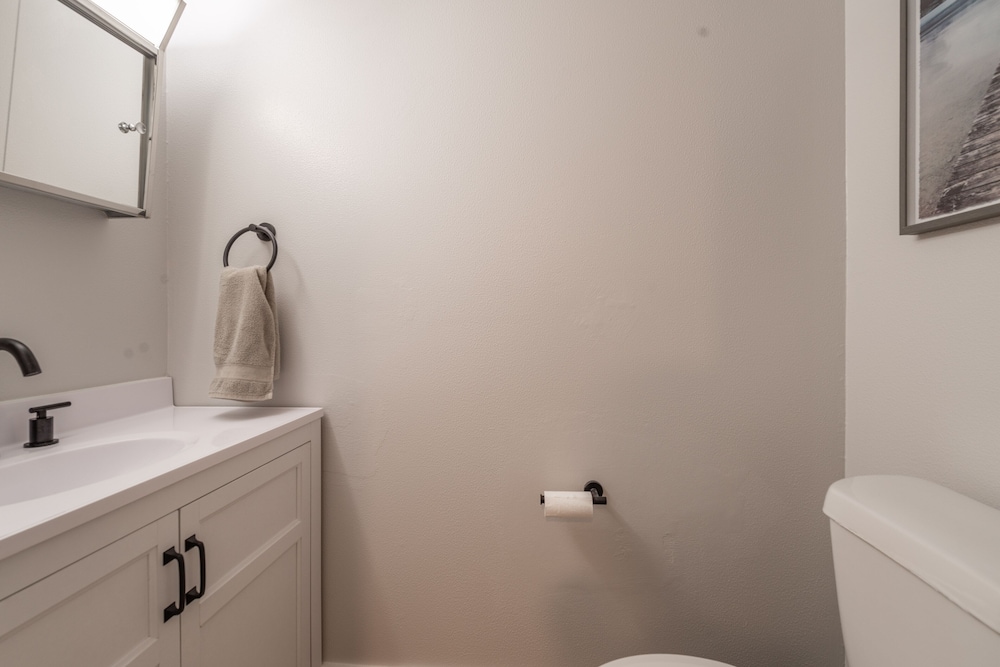 Family Condo, 3 Bedrooms, Hot Tub, Mountainside photo 2