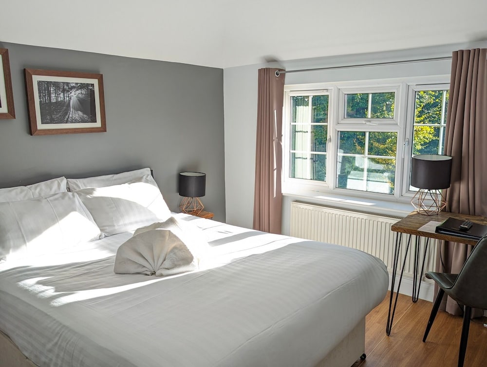 Standard Room, 1 Queen Bed