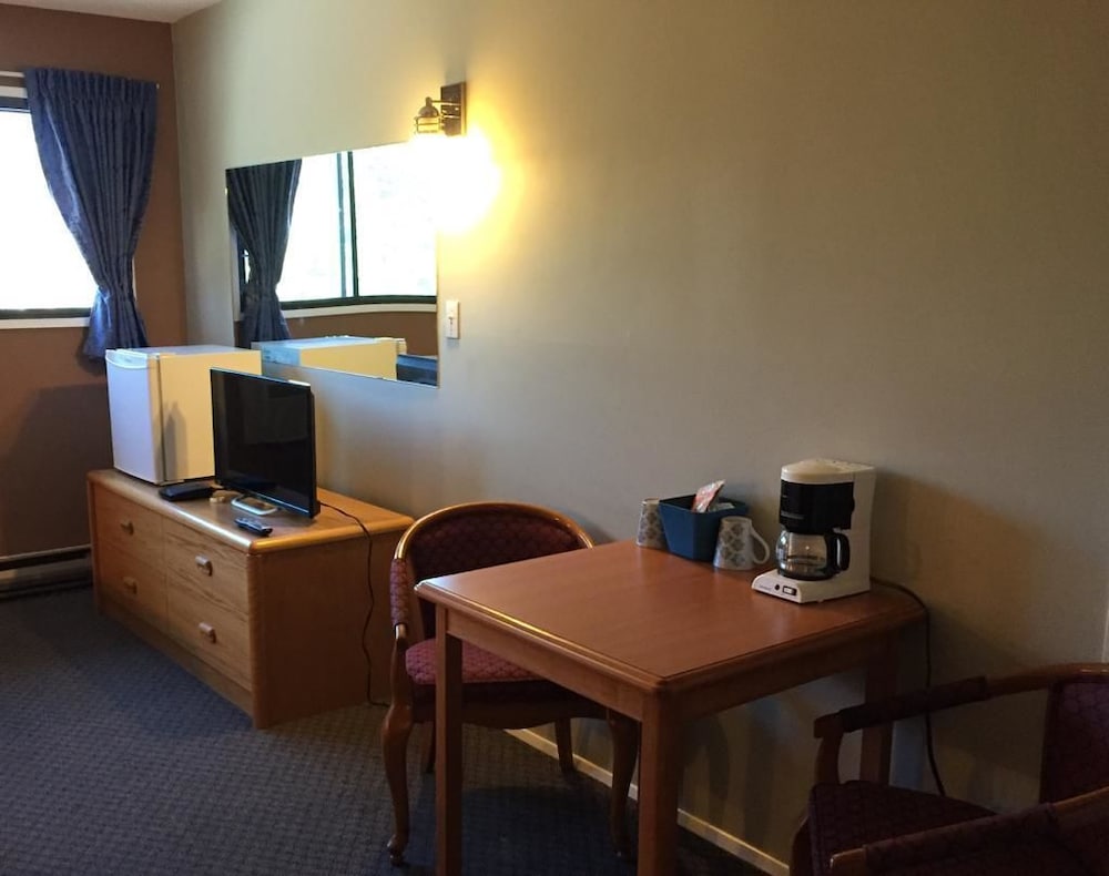 Room, 2 Queen Beds, Non Smoking photo 3