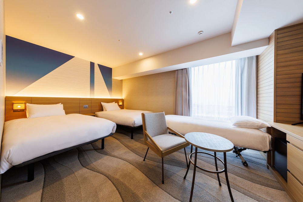 Superior Large Twin Room for 3 person, Non-smoking - Photo 3