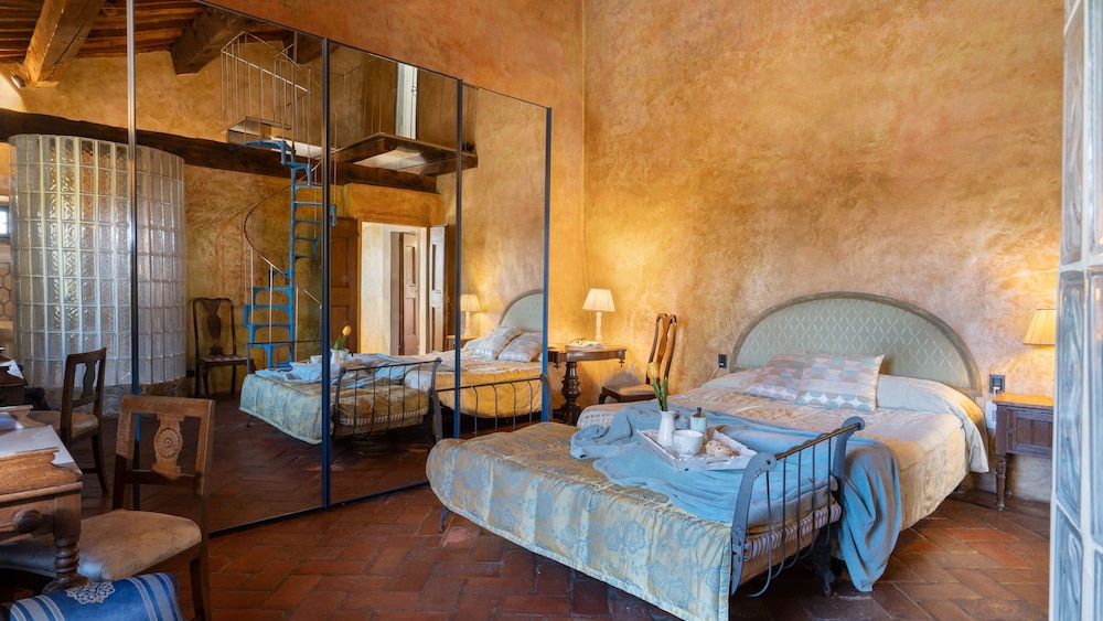 Panoramic Suite, Jetted Tub, Tower photo 1