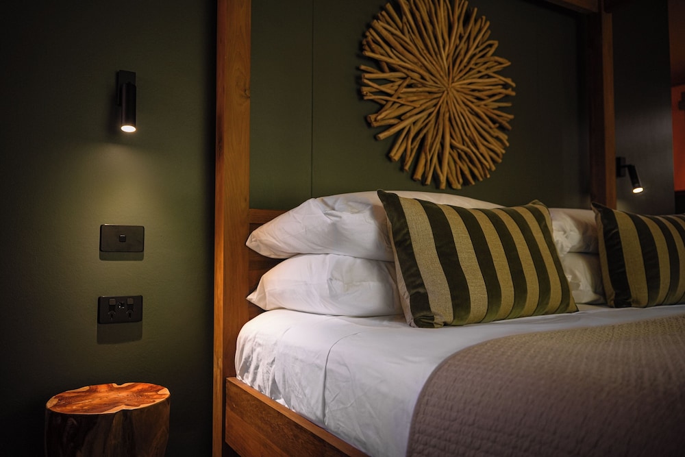 Signature Glamping Tent photo 2