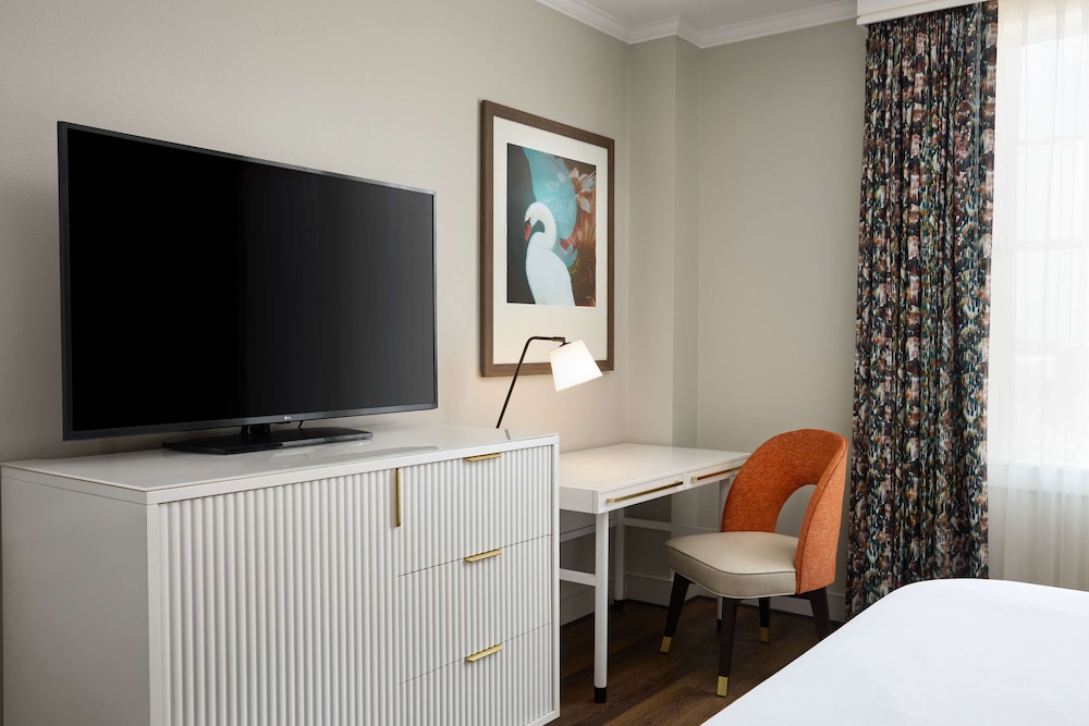 Room, 1 Queen Bed, Accessible - Photo 2