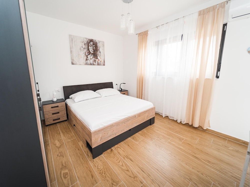 Villa (Four Bedroom Villa With Pool - North )