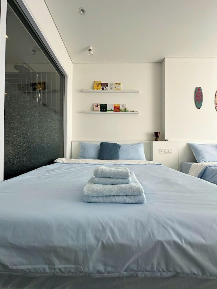 Deluxe Quadruple Room, Beach View