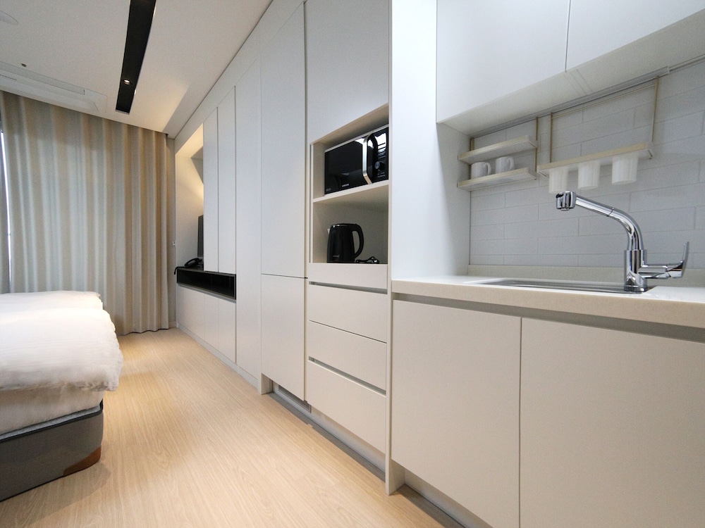 Standard Twin Room, City View photo 3