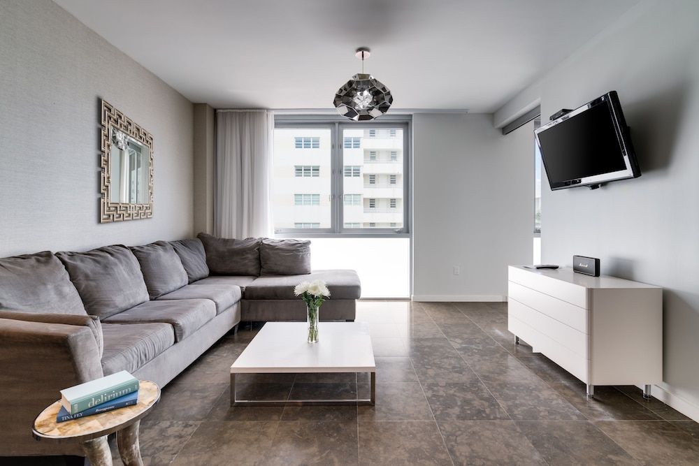 One Bedroom Suite - Photo 7