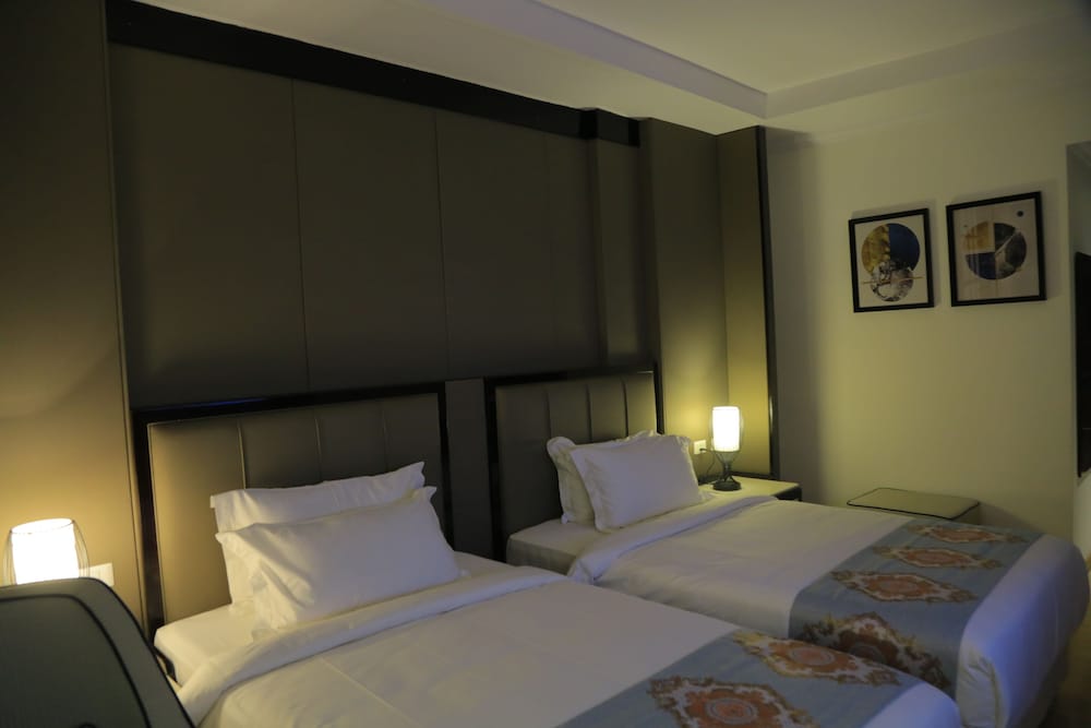 Standard Twin Room - Photo 3