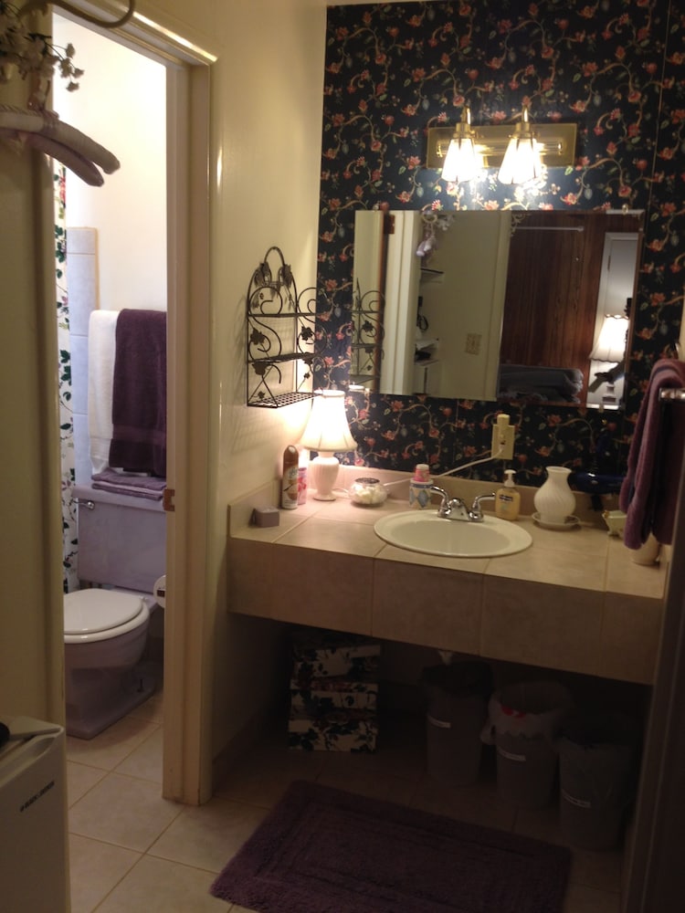 Comfort Room, 1 Queen Bed photo 3