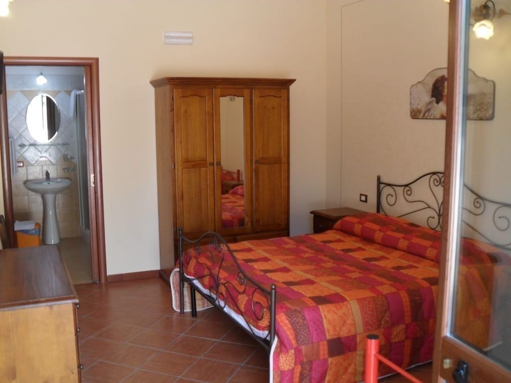 Double Room - Photo 1