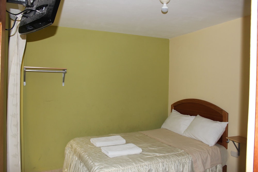 Single Room, Shared Bathroom photo 2