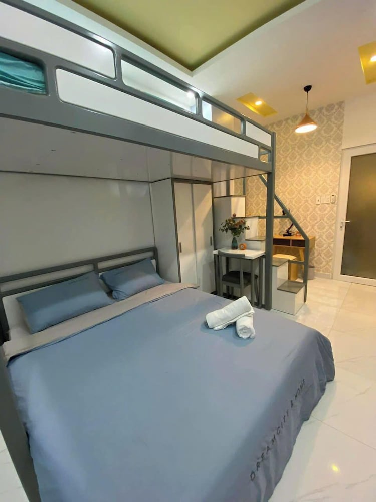 Family Apartment, 3 Bedrooms, Balcony, City View photo 2