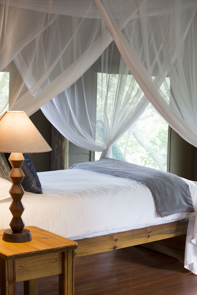 Deluxe Tent, Multiple Bedrooms photo 2