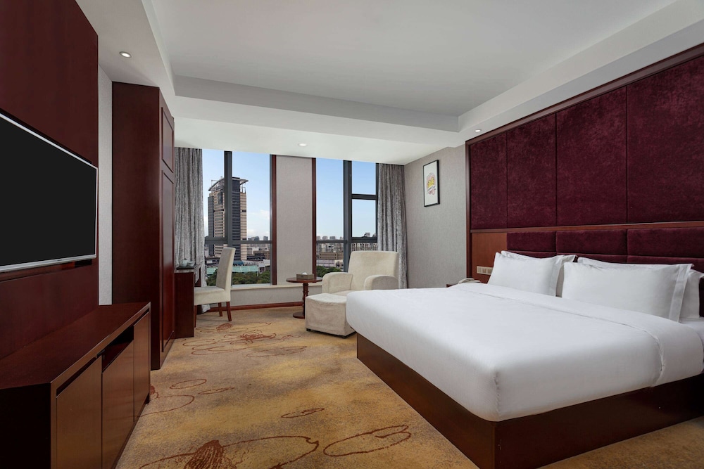 Superior Room, 1 King Bed, Non Smoking