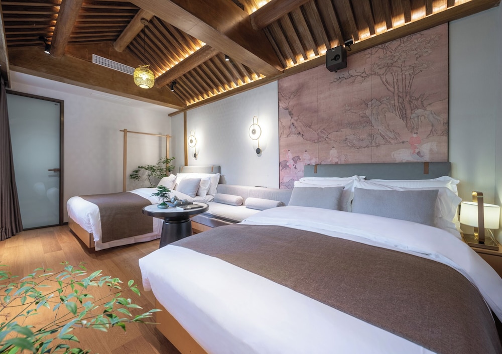 Family Quadruple Room with Private Garden View