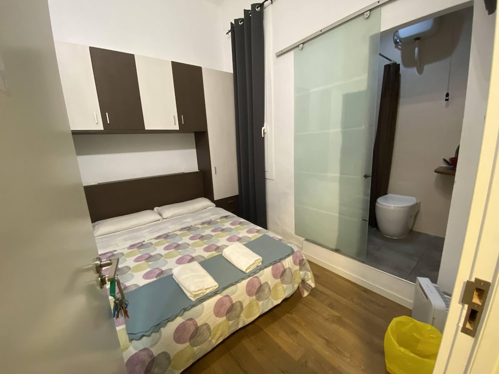 Interior double room with private bathroom photo 2