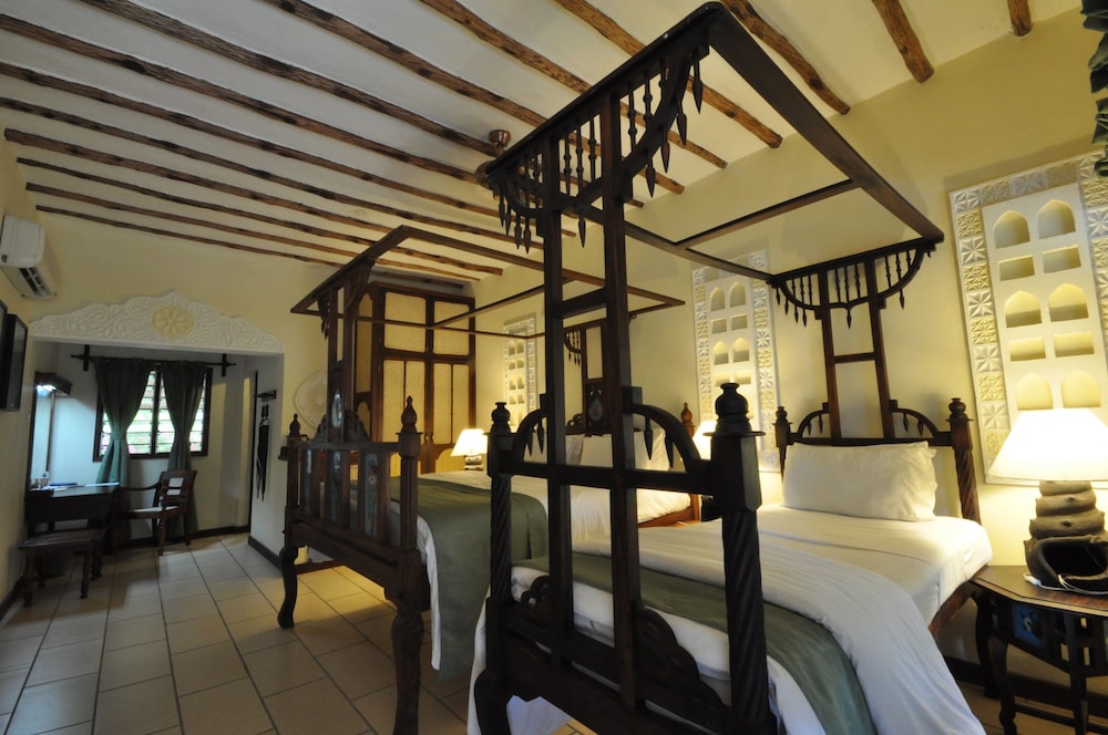 Room, Partial Sea View - Photo 1