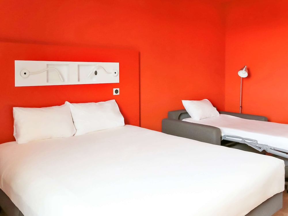 Triple Room, Multiple Beds - Photo 6