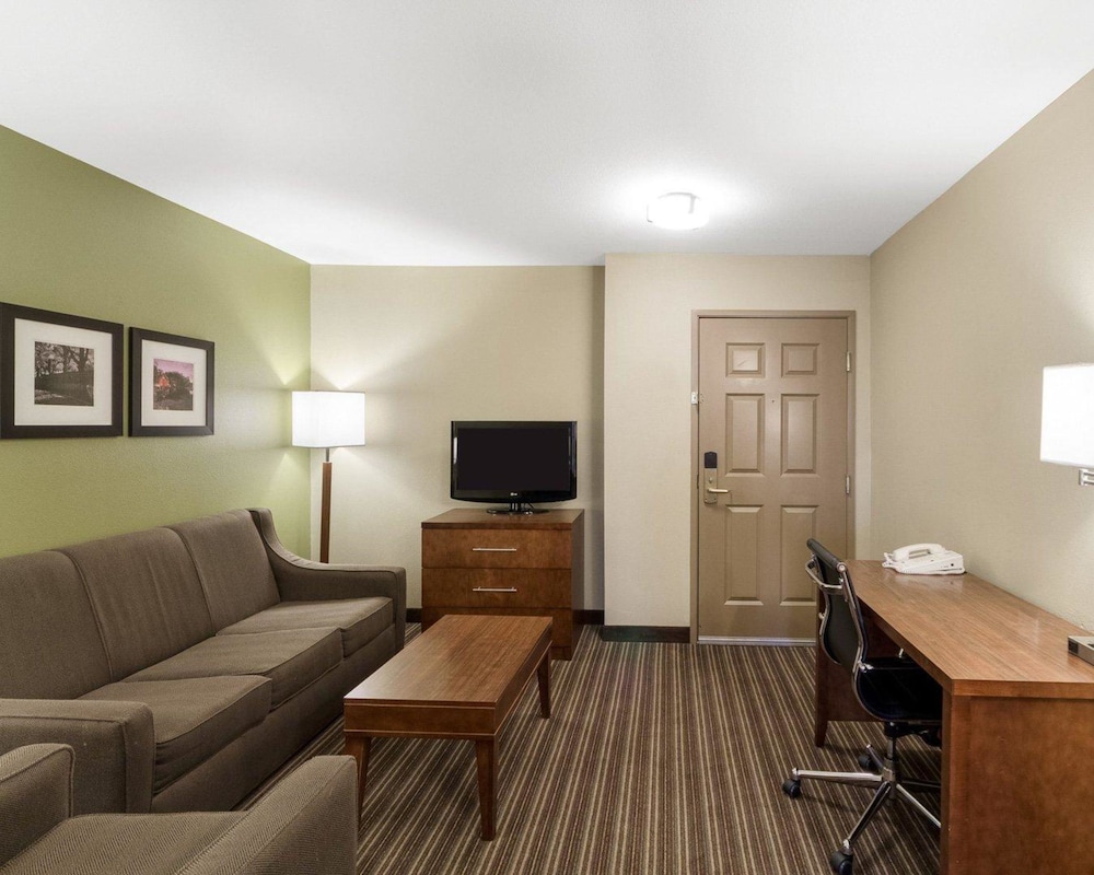 Suite, 1 King Bed, Non Smoking - Photo 1