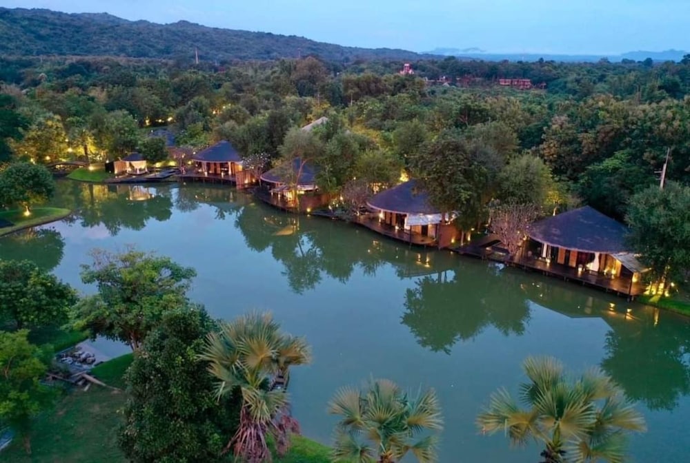 Lake Villa