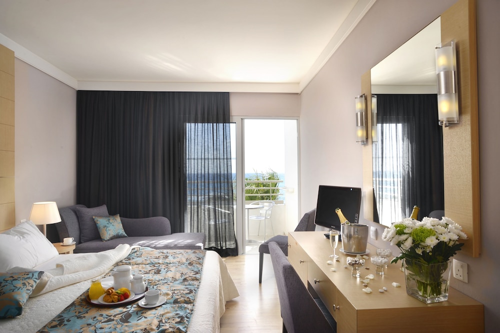 Honeymoon Room, Sea View