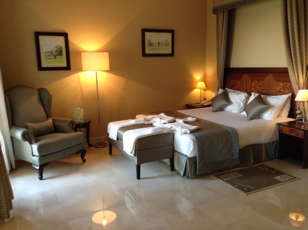 Deluxe Room, Golf View - Photo 2