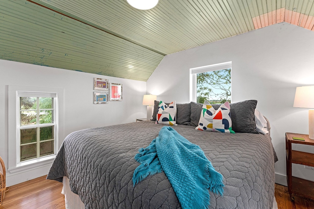 House, Multiple Beds, Hot Tub photo 2