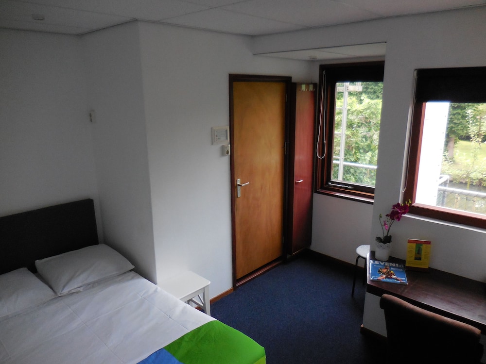 Basic Room photo 2