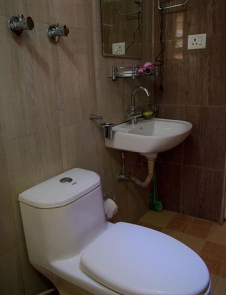 Deluxe Apartment, 2 Bedrooms, Kitchen, Garden Area photo 3