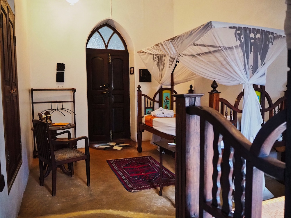 Standard Twin Room, 2 Twin Beds - Photo 1