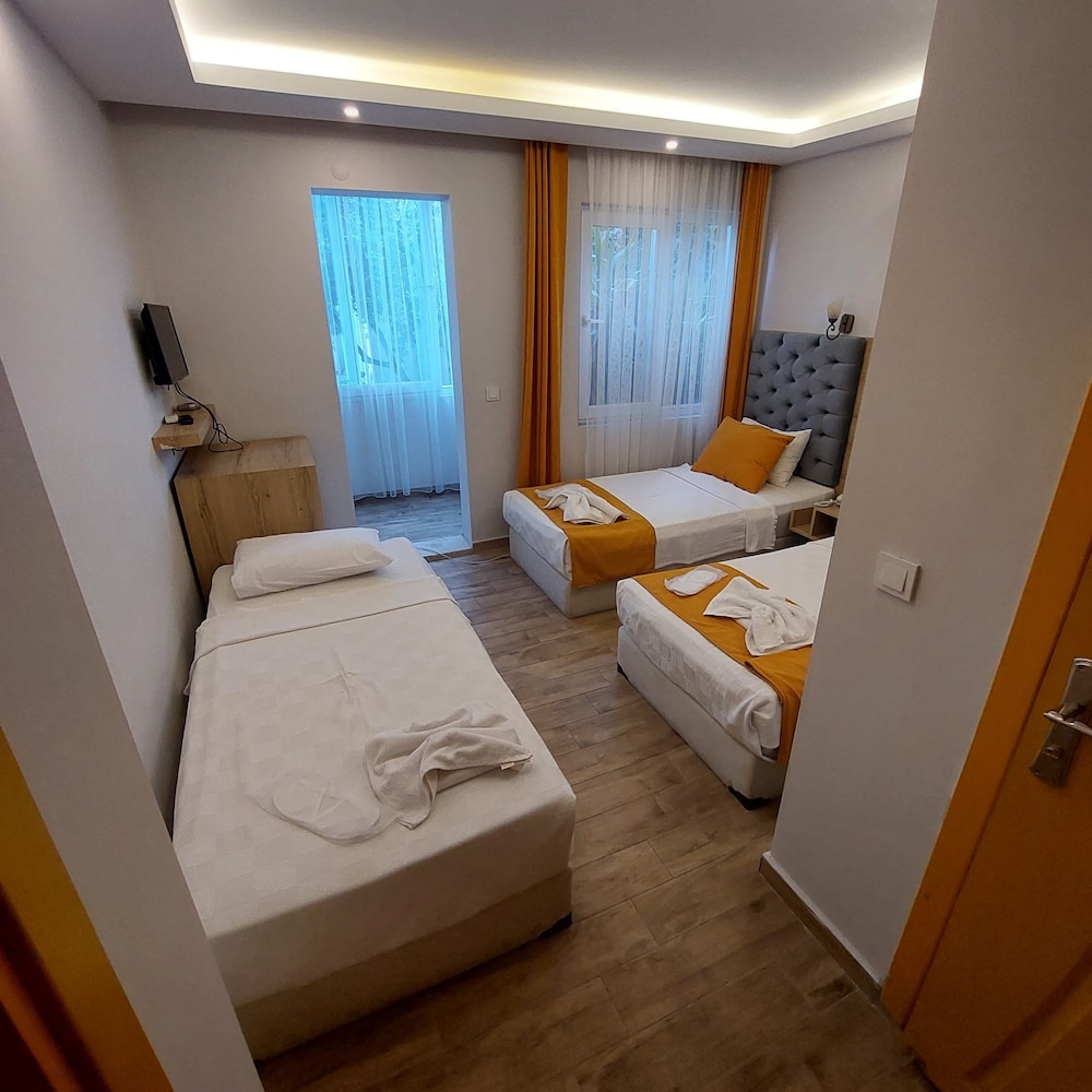 Standard Triple Room - Photo 3