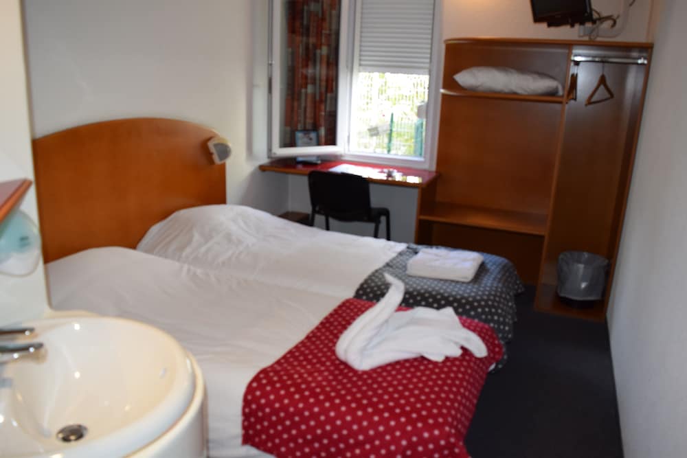 Standard Twin Room photo 2
