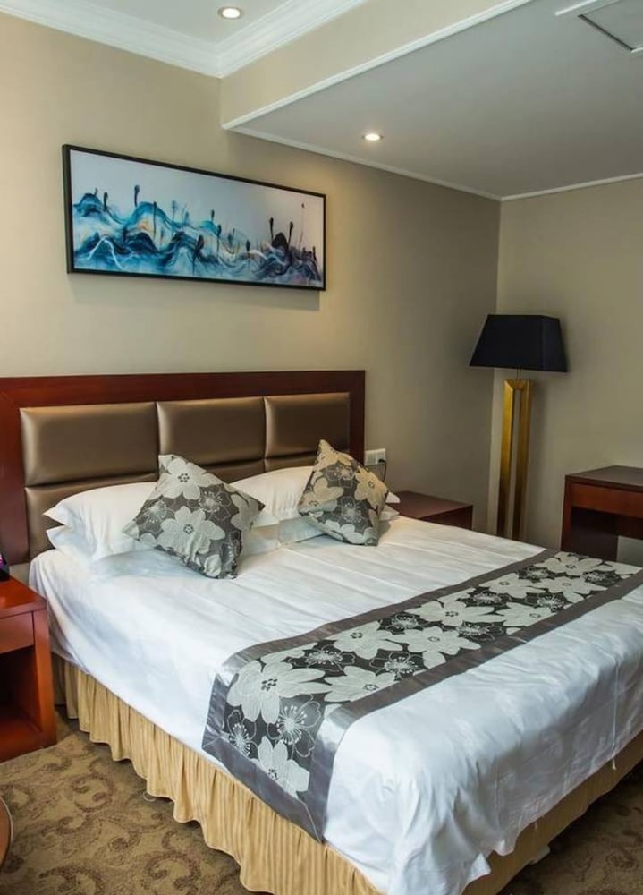 Luxury Family Suite