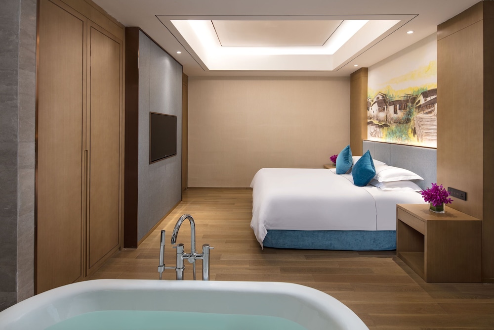 Executive Suite, 1 King Bed, Non Smoking