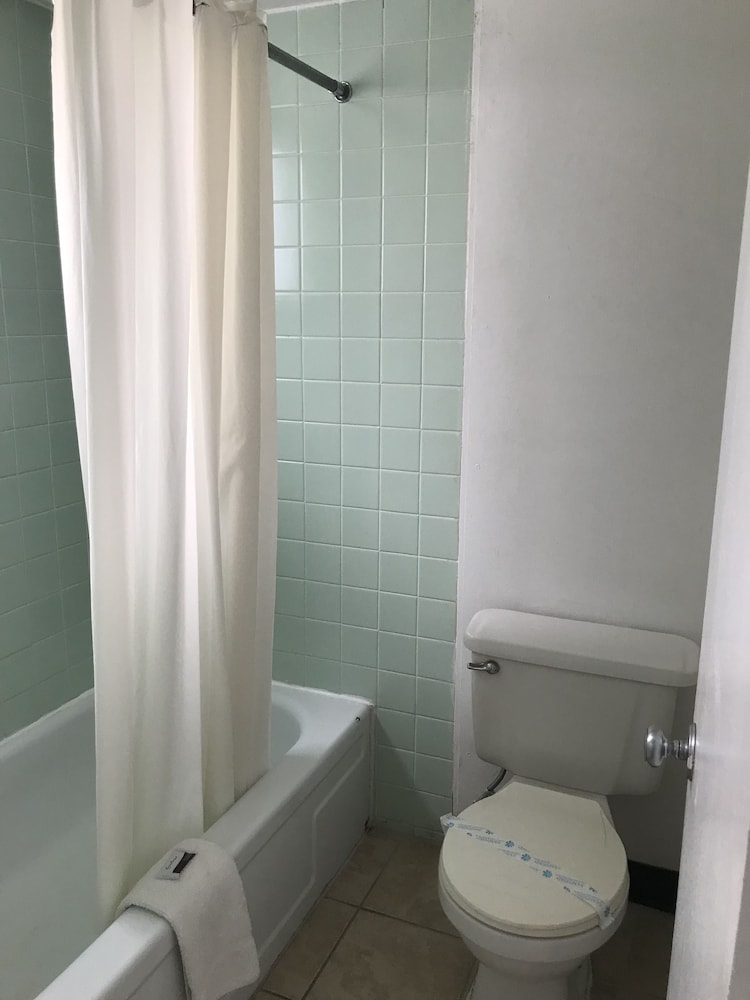 Comfort Room, 1 Bedroom, Non Smoking photo 3