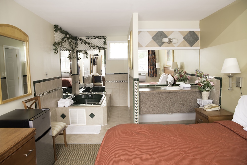 Honeymoon Room photo 1