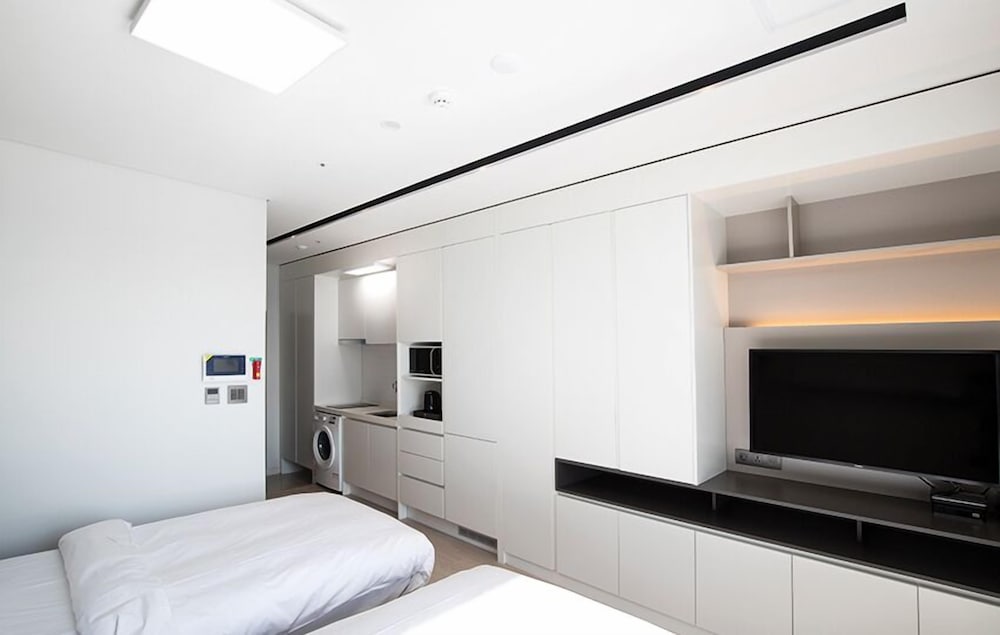 Deluxe Twin Room, Lake View - Photo 3