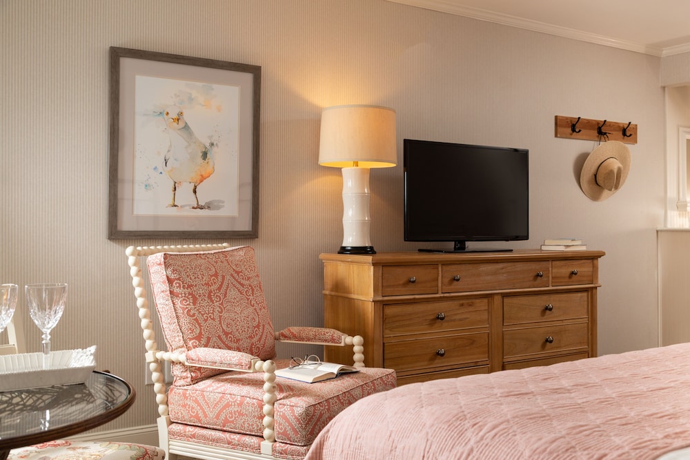 Deluxe Room, 2 Queen Beds photo 3